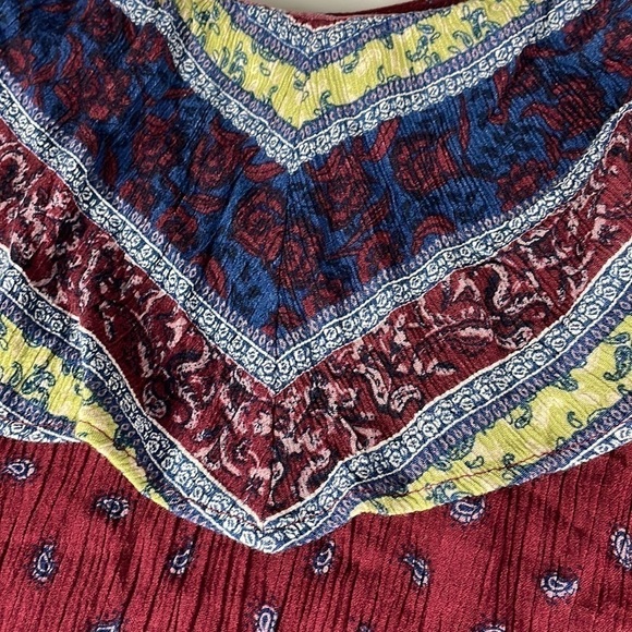 MAURICES Spaghetti Strap Blouse 100% Rayon Burgundy and Navy Blue Pattern - Picture 9 of 9